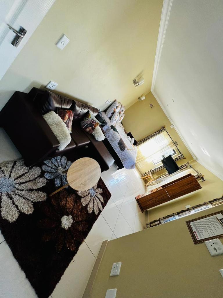 Victoria Guest Lodge เบลวิลล์ ภายนอก รูปภาพ